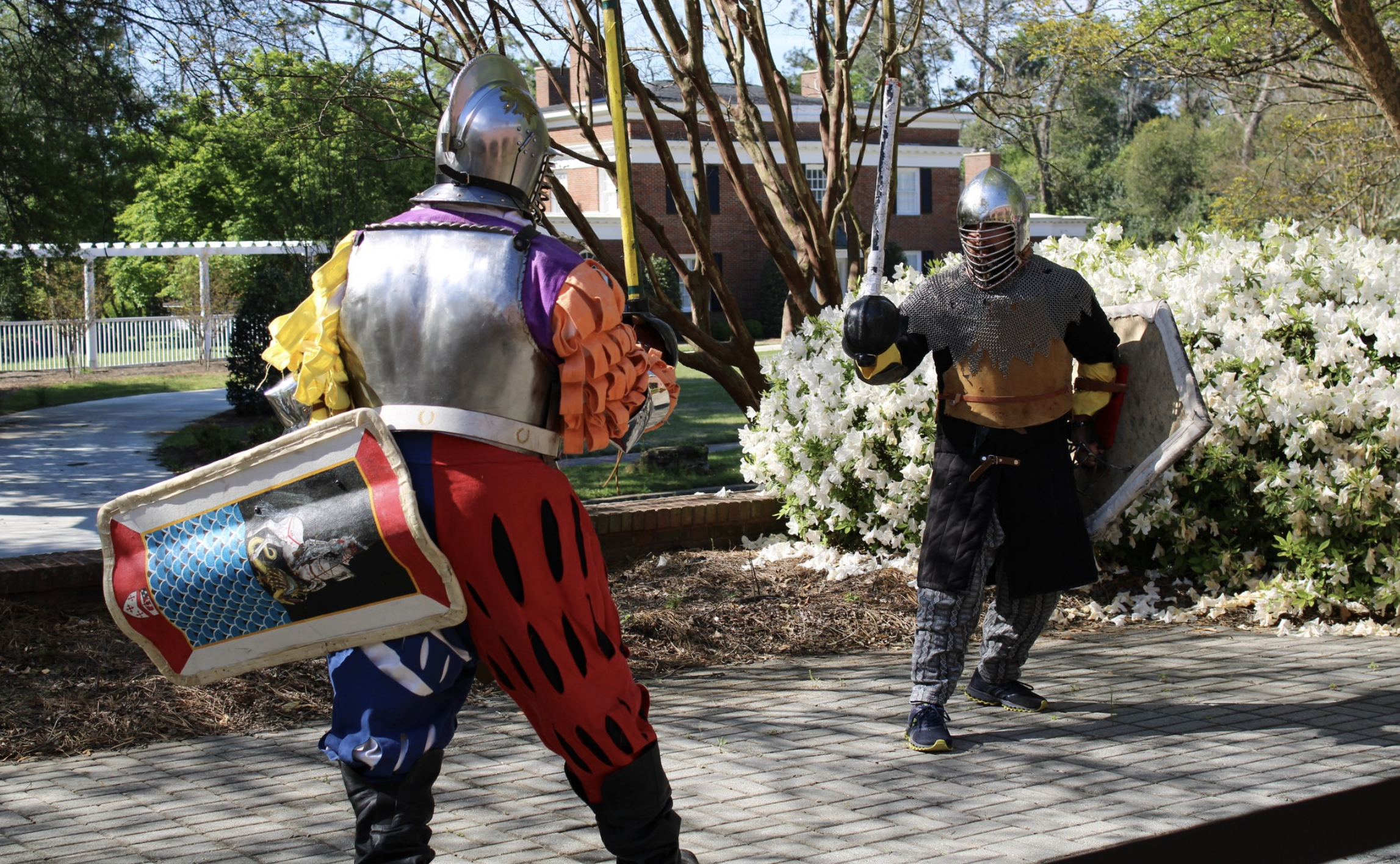 Knights in combat during Fantastic Futures: Dublin FanCon